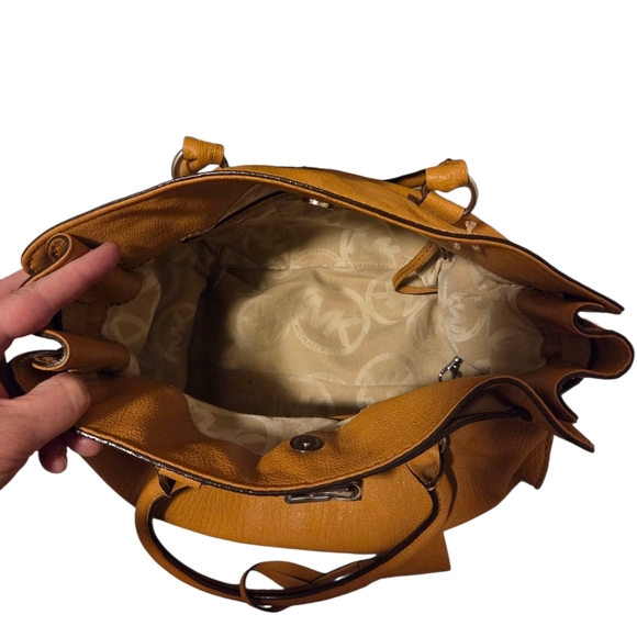 Michael Kors Hamilton Leather Satchel Crossbody Purse Bag Tan Brown Dust Cover - Picture 9 of 15